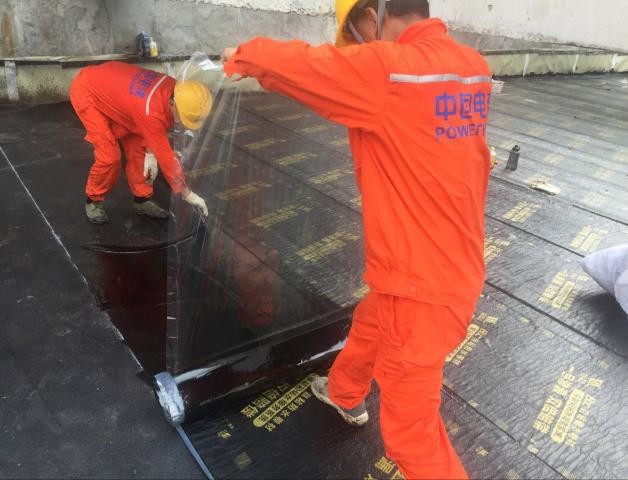 Mecanismo del seguro del proyecto del sistema de servicio de la prenda impermeable del defecto cero