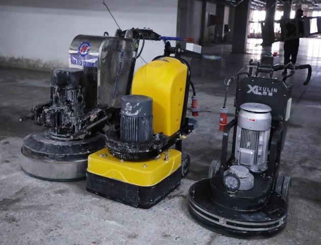 Proceso de uso del piso a base de agua de la tecnología de Joaboa que endurece el sistema