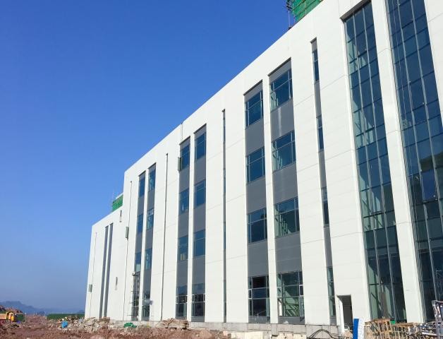 El fluocarbono y la capa nana cubrieron la superficie decorativa de la bobina de aluminio